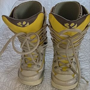 Thirty Two Women's Minon Snowboard Boots
